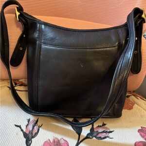 Coach Vintage 9816 black leather handbag